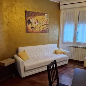 appartamento-con-terrazzo.italymilanhotels.net/